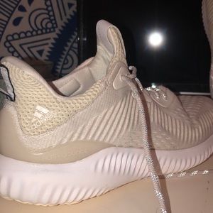 Adidas AlphaBounce EM Running Shoes